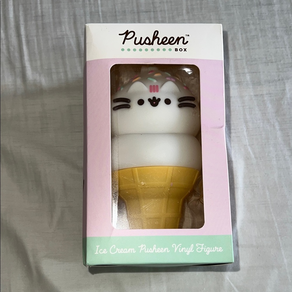 Pusheen Ice Cream Cone Vinyl Figure in White and Yellow